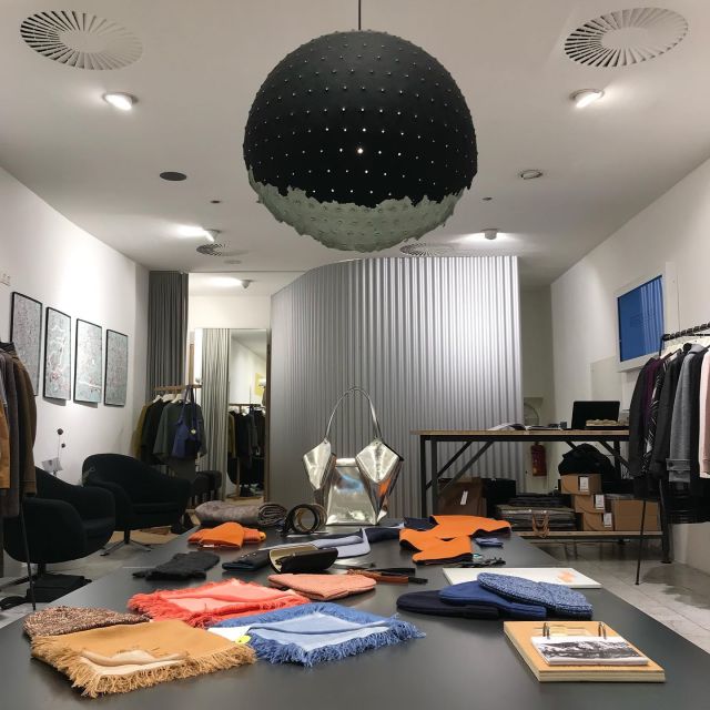 …ein großes Dankeschön an HEIRI HÄFLIGER für die gelungene künstlerische Untermalung unserer Pop-Up Location! 
Wir freuen uns dass du morgen auch dabei bist!!! @heirihaefliger